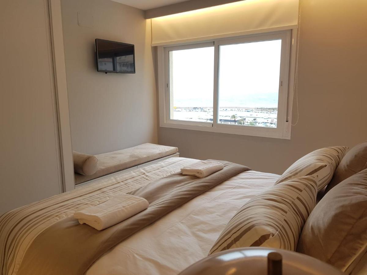 Fabulous Apartment In Front Of Sea & Marina With Incredible Views 埃斯特波纳 外观 照片