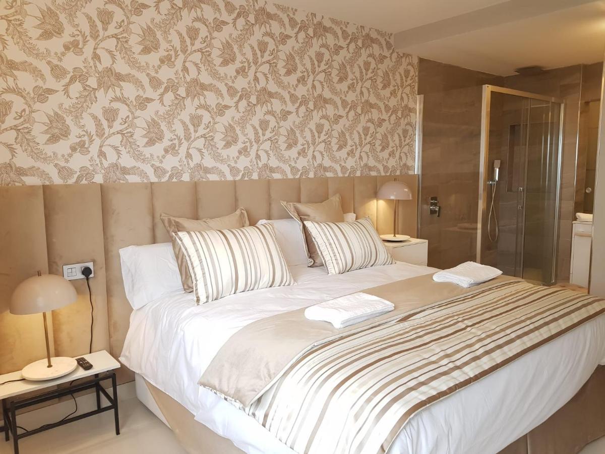 Fabulous Apartment In Front Of Sea & Marina With Incredible Views 埃斯特波纳 外观 照片